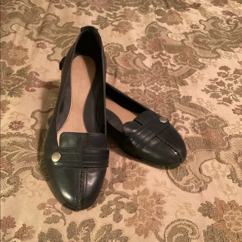 True navy flats size 8M
